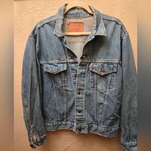 Vintage Levi’s Denim Jacket – Classic Trucker – Leather Patch 80s/90s era